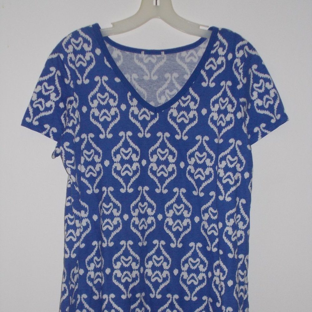 NWOT Avon Studio 1886 Blue patterned Tshirt